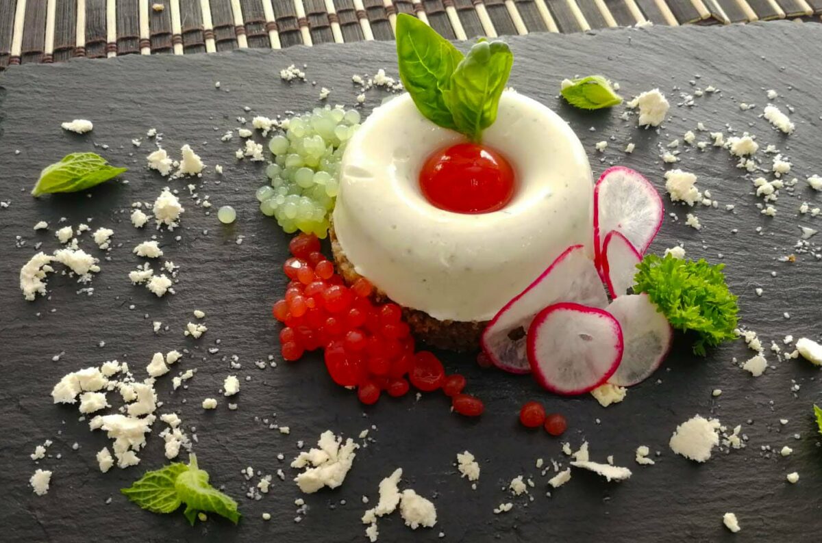 Cheesecake al basilico: un’esplosione di sapori mediterranei